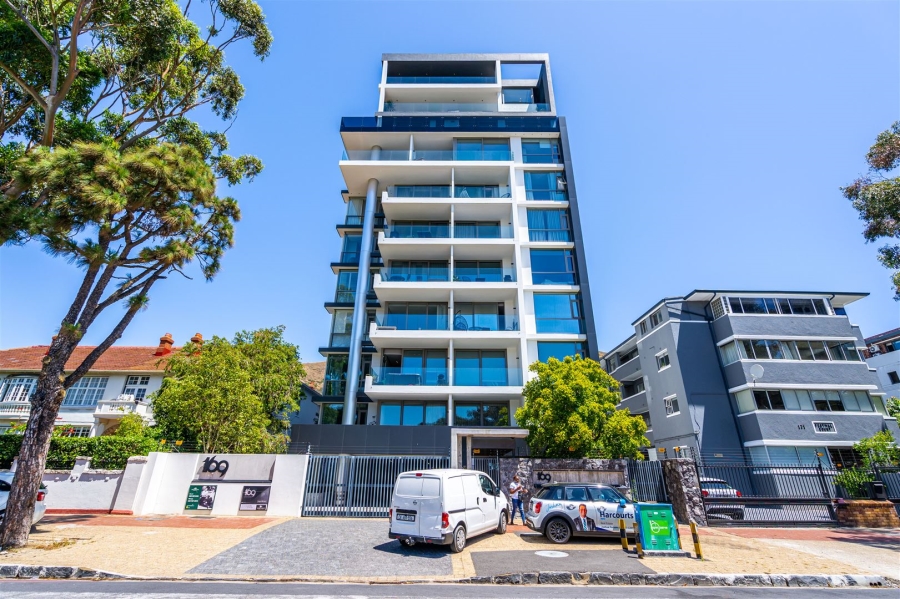 2 Bedroom Property for Sale in Green Point Western Cape